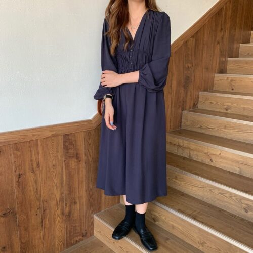 Autumn V-neck Long Sleeves Pleated Waist-Controlled Solid Loose Dress - Image 6