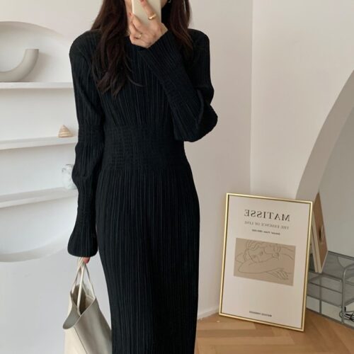 O-Neck Long Sleeves Pleated Black Midi Dress