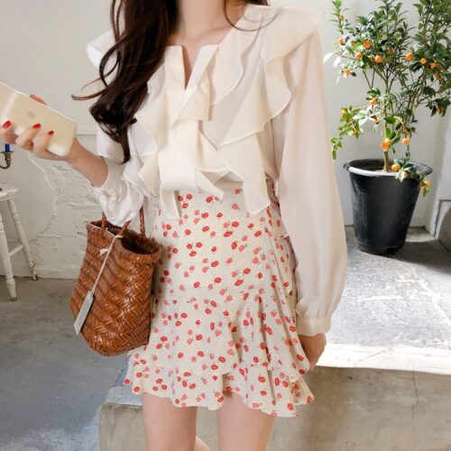Spring / Autumn V-Neck Long Sleeves Ruffles Loose Blouse - Image 4