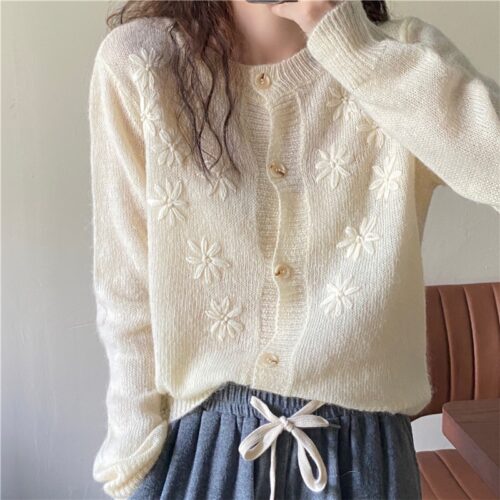 O-Neck Embroidered Knitted Cardigan