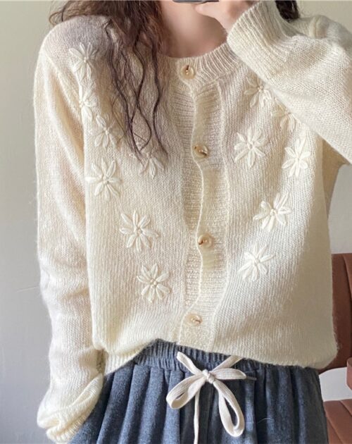 O-Neck Embroidered Knitted Cardigan