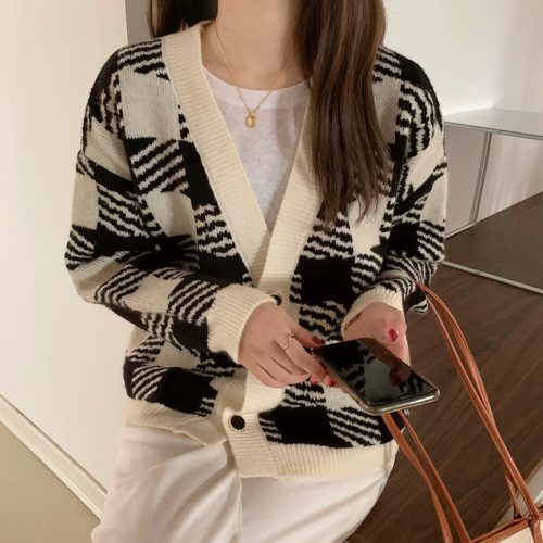 Winter V-Neck White Wrist Sleeves Pockets Plaid Cardigan - Image 2