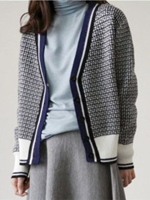 Winter V-Neck Black Trim White Wrist Sleeves Plaid Cardigan - Image 5