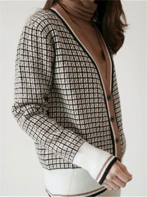 Winter V-Neck Black Trim White Wrist Sleeves Plaid Cardigan - Image 4