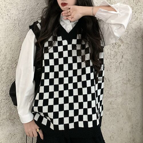 Autumn V-Neck Sleeveless Black And White Plaid Knitted Vest