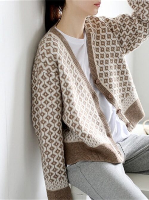 Spring / Autumn V-Neck Rhombic Thick Hem Knitted Cardigan - Image 5
