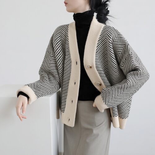 V-Neck V-Pattern Thick Hem Knitted Cardigan