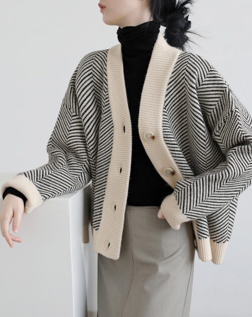 V-Neck V-Pattern Thick Hem Knitted Cardigan