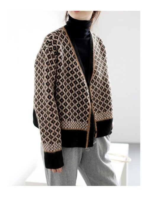 Spring / Autumn V-Neck Rhombic Thick Hem Knitted Cardigan - Image 2