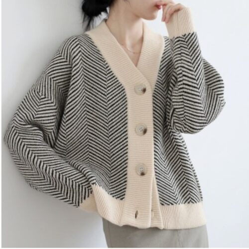 Spring / Autumn V-Neck V-Pattern Thick Hem Knitted Cardigan - Image 5