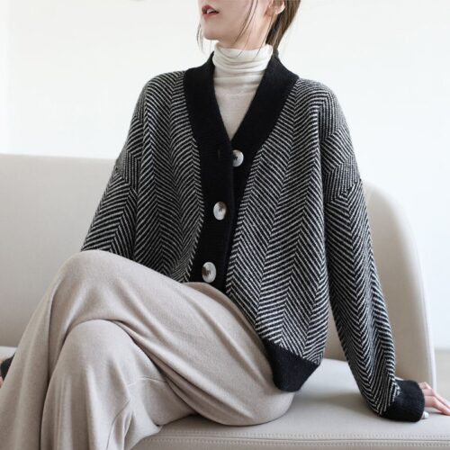 Spring / Autumn V-Neck V-Pattern Thick Hem Knitted Cardigan - Image 8